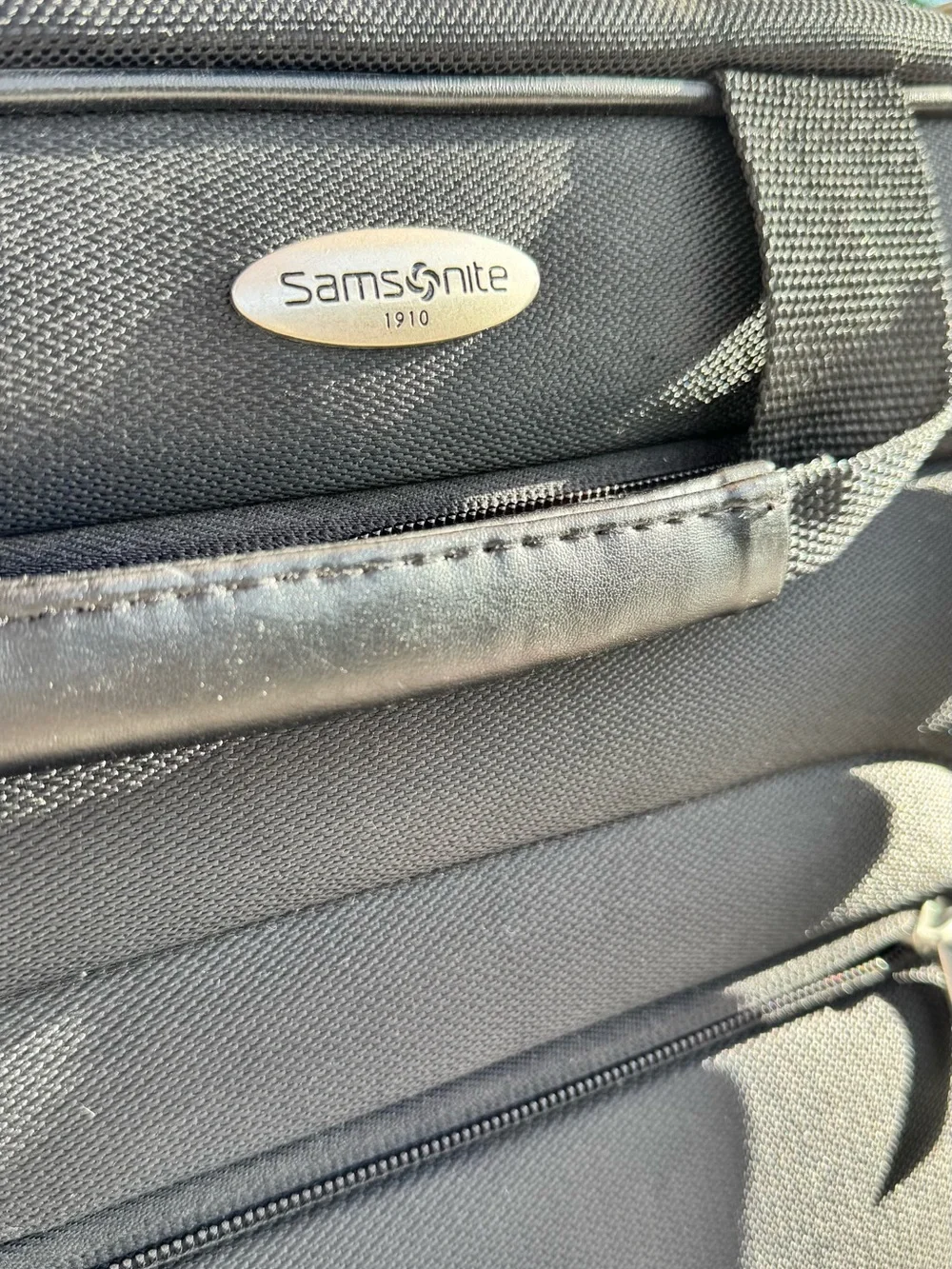 Samsonite Black Professional Laptop/Work Bag 💼 with Removable Shoulder Strap
